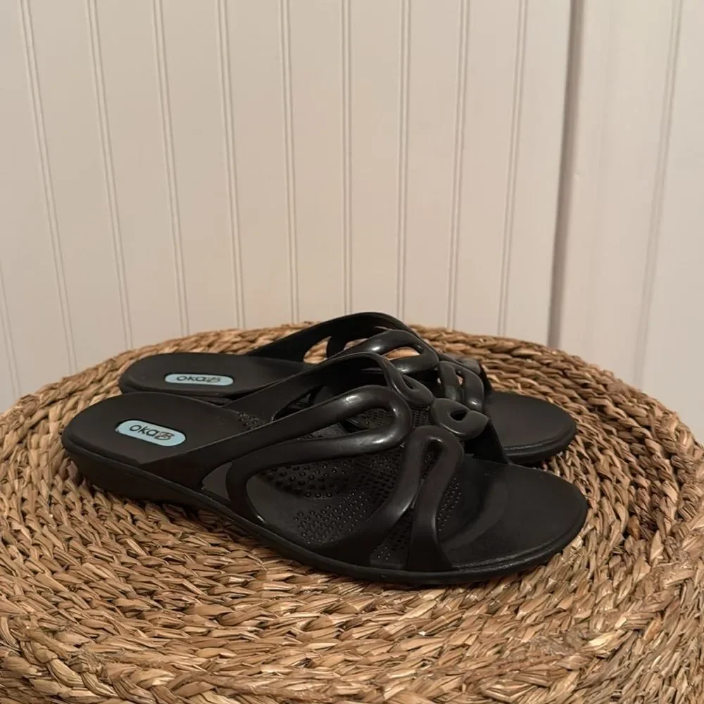 Oka B. Women's Black Sandals - 6 - Great Condition